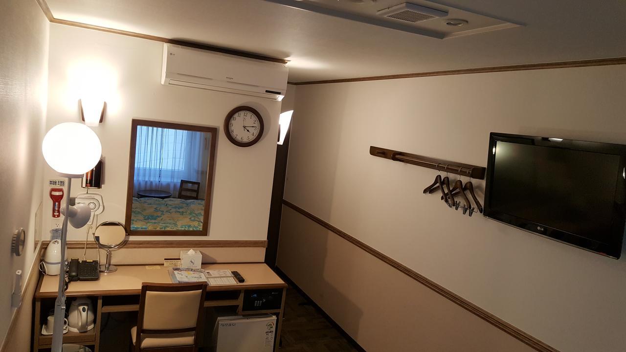Toyoko Inn Busan Haeundae 1 Exterior photo
